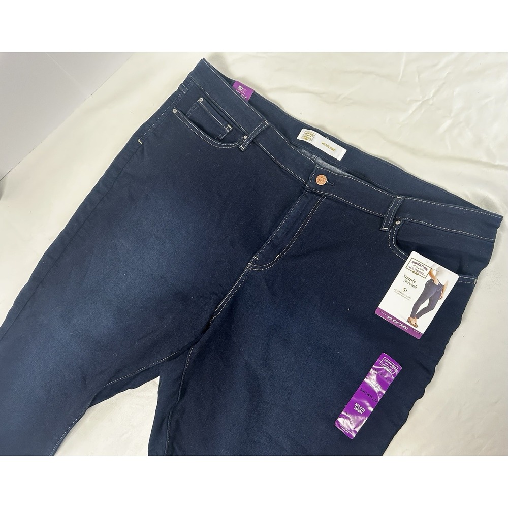 NWT Signature Levi Strauss Gold Women's 24M W37 L30 Mid Rise Skinny
